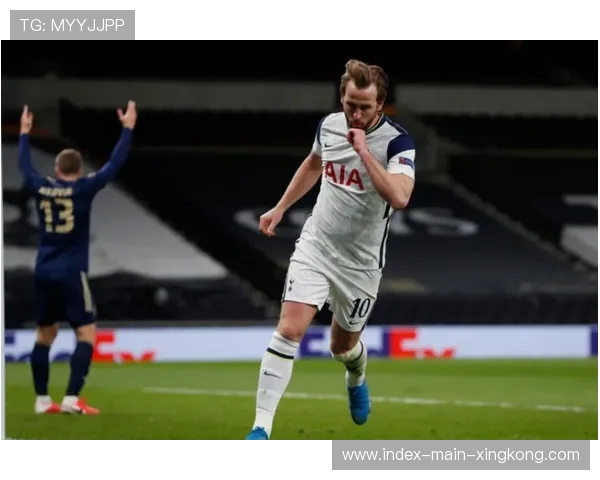 豪门两巨头秘密会谈被拍,转会市场瞬间震动 豪门两巨头秘密会谈被拍,转会市场瞬间震动