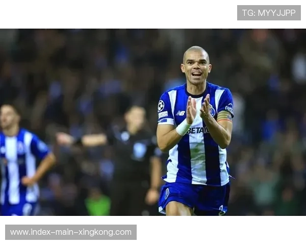 波尔图佩佩边路突入横传前点头球建功：翼动装备点亮的瞬间传递