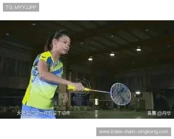 羽毛球女单突袭平抽得分气势十足